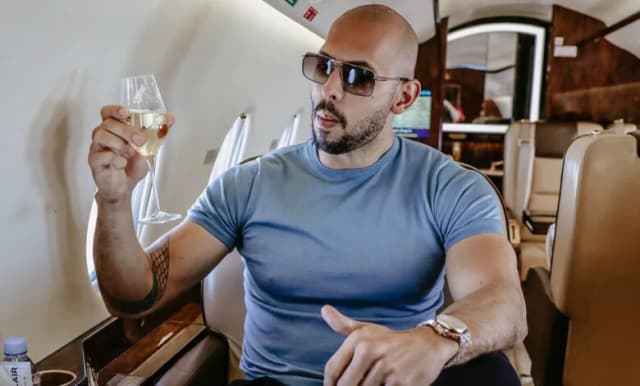 Kim jest Andrew Tate? Kontrowersje, sukcesy i wpływ na kulturę Kim jest Andrew Tate? Kontrowersje, sukcesy i wpływ na kulturę