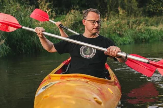 Czy Marcin Romanowski ma żonę? Zaskakujące szczegóły o jego życiu osobistym Czy Marcin Romanowski ma żonę? Zaskakujące szczegóły o jego życiu osobistym