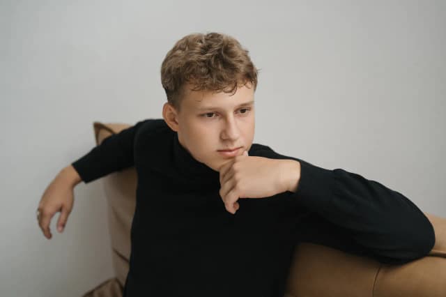 Kim jest Oskar Wojciechowski? Fascynująca biografia młodego aktora i przedsiębiorcy Kim jest Oskar Wojciechowski? Fascynująca biografia młodego aktora i przedsiębiorcy