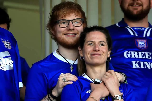 Czy Ed Sheeran ma żonę? Poznaj historię miłości i małżeństwa z Cherry Seaborn Czy Ed Sheeran ma żonę? Poznaj historię miłości i małżeństwa z Cherry Seaborn